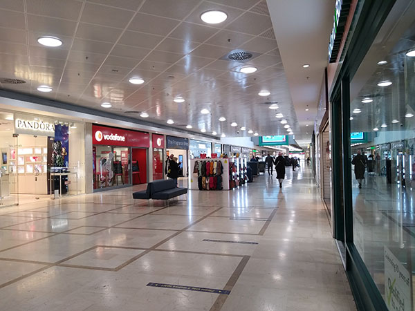 Broadway_Shopping_Centre,_Bexleyheath_3